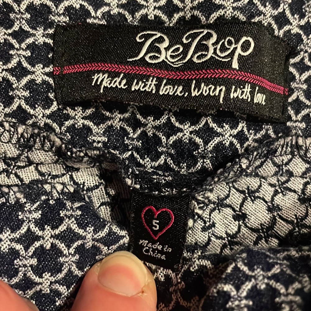 Ladies shorts - Picture 3 of 5